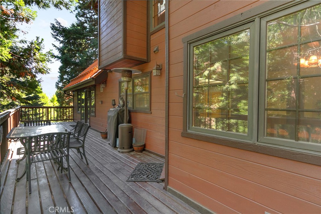 Lake Arrowhead, California, 92352, United States, 4 Bedrooms Bedrooms, ,5 BathroomsBathrooms,Residential,Active,2029756