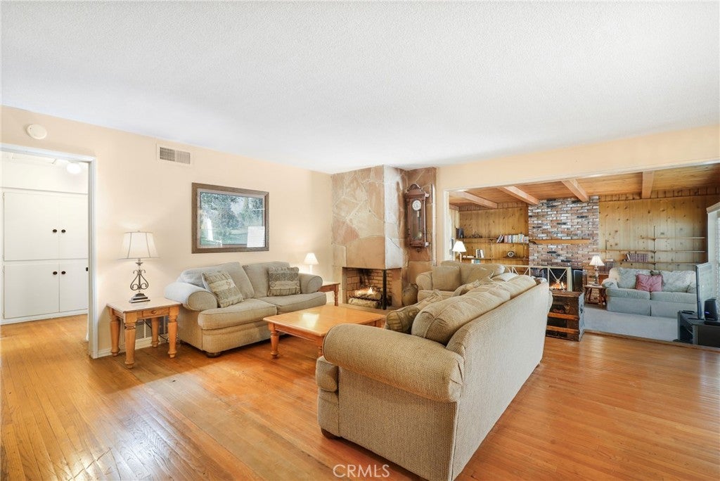 2439 E Paradise Road