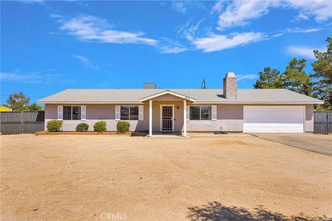 Photo of 12575 Tesuque Road, Apple Valley, CA 92308 (MLS # HD26093283)