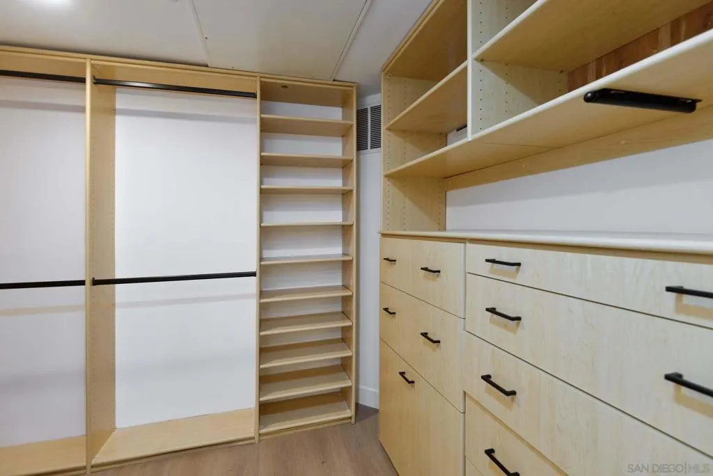 La Jolla, California 92037, United States, 3 Bedrooms Bedrooms, ,3 BathroomsBathrooms,Residential,Active,169118