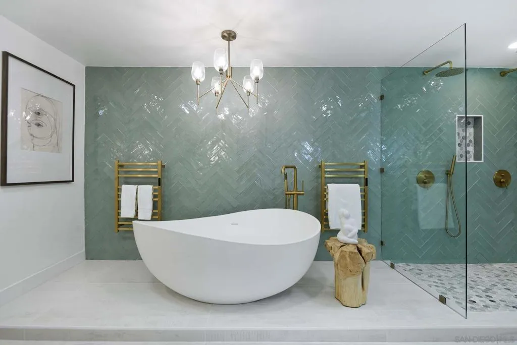 La Jolla, California 92037, United States, 3 Bedrooms Bedrooms, ,3 BathroomsBathrooms,Residential,Active,169118