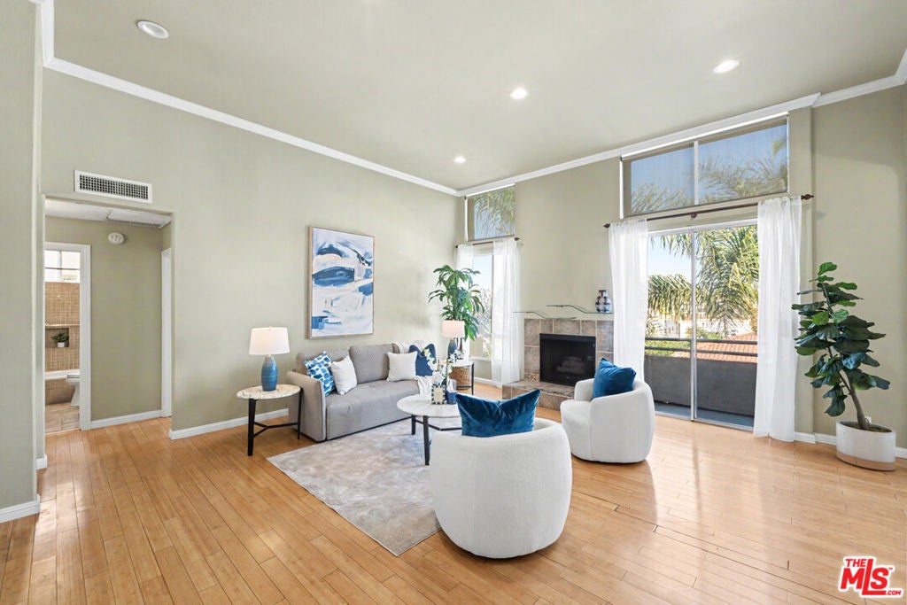 1200 S Corning Street P303, Los Angeles CA 90035