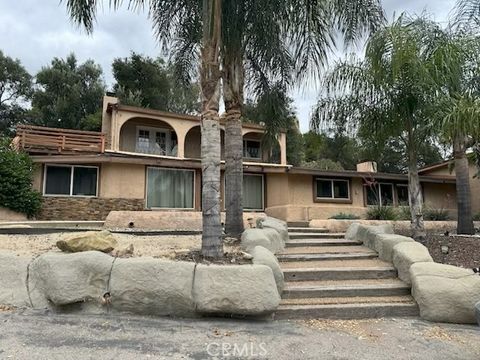 Photo of 22231 Chatsworth St, Chatsworth, CA 91311 (MLS # SR26116447)