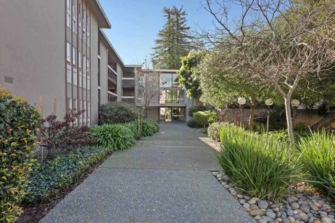 Photo of 323 Monte Vista Ave #107, Oakland, CA 94611 (MLS # 41121714)