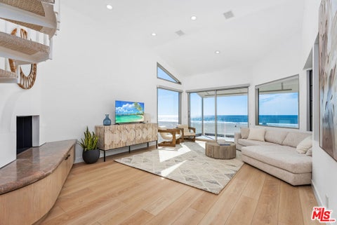 Photo of 4 Jib Street #13, Marina Del Rey, CA 90292 (MLS # 26831805)