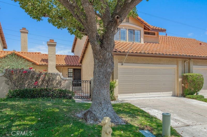 6011 E Montefino