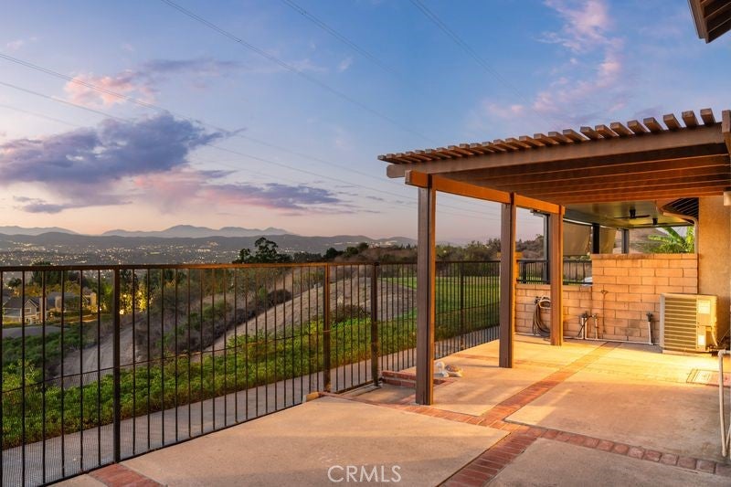 6011 E Montefino