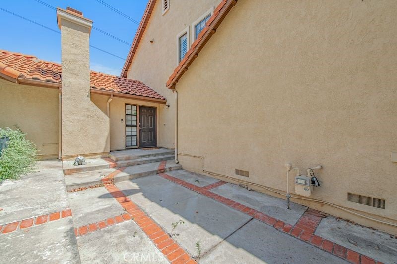 6011 E Montefino