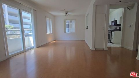 Photo of 686 S Ardmore Avenue #101, Los Angeles, CA 90005 (MLS # 24471705)