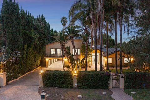 22851 Calvert Street Woodland Hills CA 91367