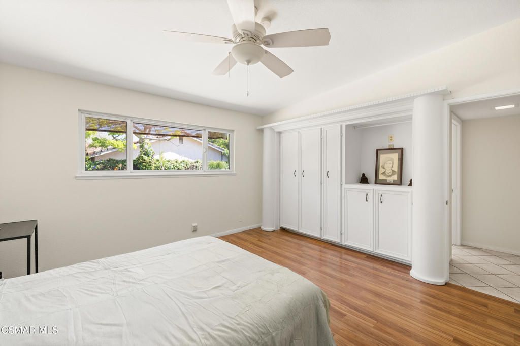 listing image 130723763302928535346