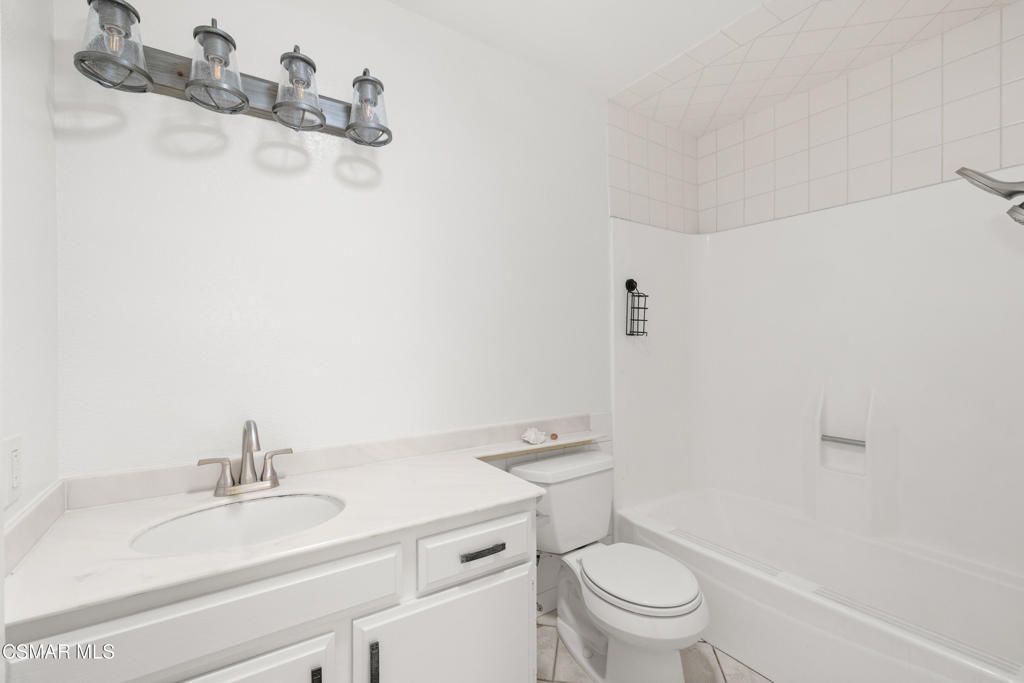 listing image 130726850494813803530