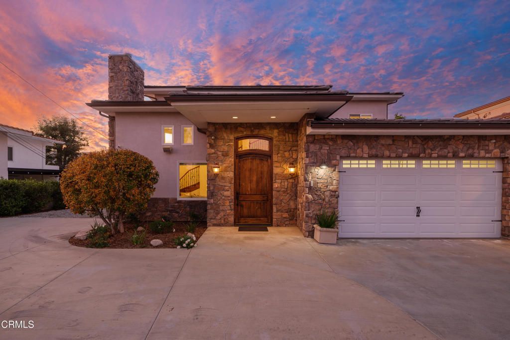 Photo of 4337 Vista Place, La Canada Flintridge, CA 91011 (MLS # P1-25569)