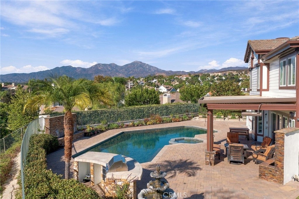Properties 3 3 Pebble Beach