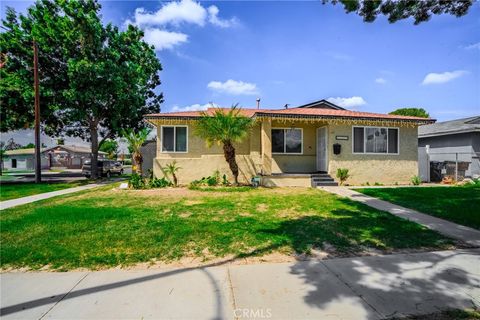 Photo of 11329 Alburtis Avenue, Norwalk, CA 90650 (MLS # TR25165327)