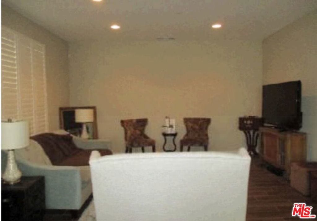 11433 Excelsior Drive E