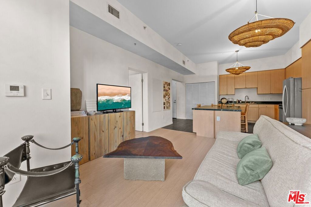 388 E Ocean Boulevard 412