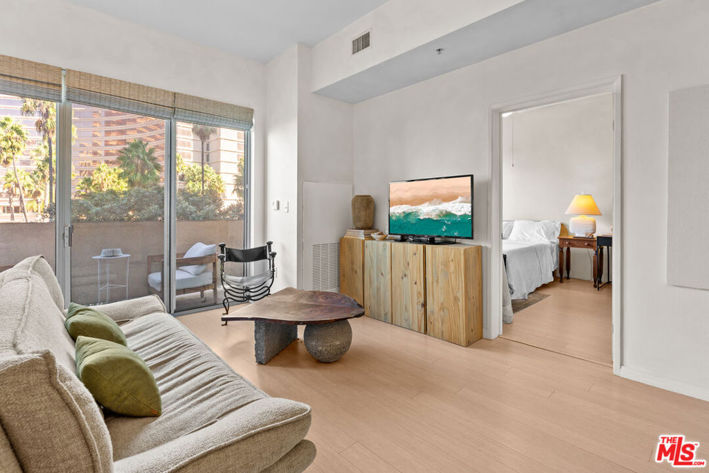 388 E Ocean Boulevard 412