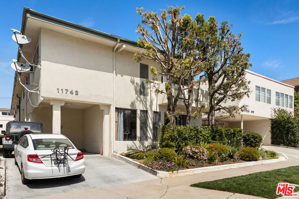 Large updated top floor bright 1 bedroom 1 bathroom with balcony in a prime Brentwood location. Polished wood floors throughout the open floor plan living spaces. The unit comes with air conditioners in each room, an updated kitchen with dishwasher and bathroom, 1 car parking, and a private balcony. Great Brentwood location on quiet street close to all of the shops and restaurants on San Vicente, UCLA campus, Santa Monica Beach, and very easy 405 freeway access. The building and the unit are very well maintained and secured with a gate. No pets allowed.