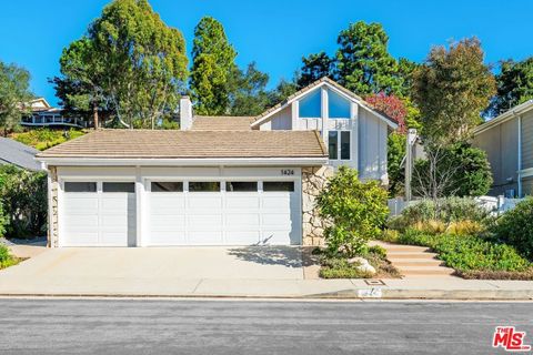 Photo of 1424 Avenida De Cortez, Pacific Palisades, CA 90272 (MLS # 25627679)