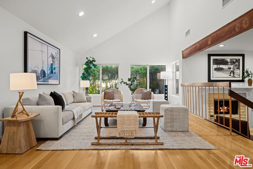 Photo of 1424 Avenida De Cortez, Pacific Palisades, CA 90272 (MLS # 25627679)