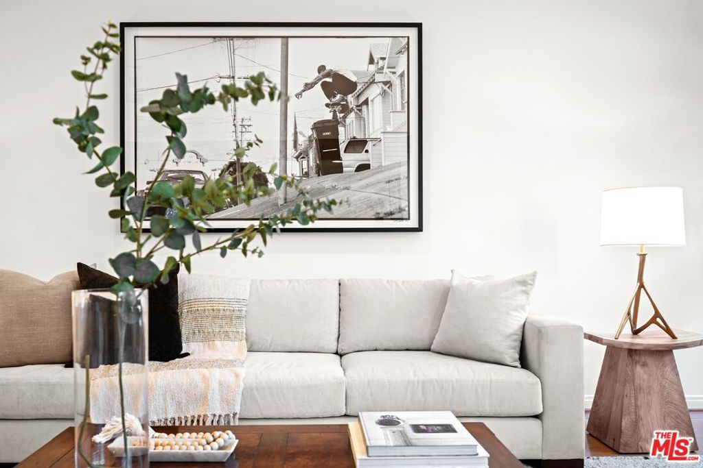 Photo of 1424 Avenida De Cortez, Pacific Palisades, CA 90272 (MLS # 25627679)