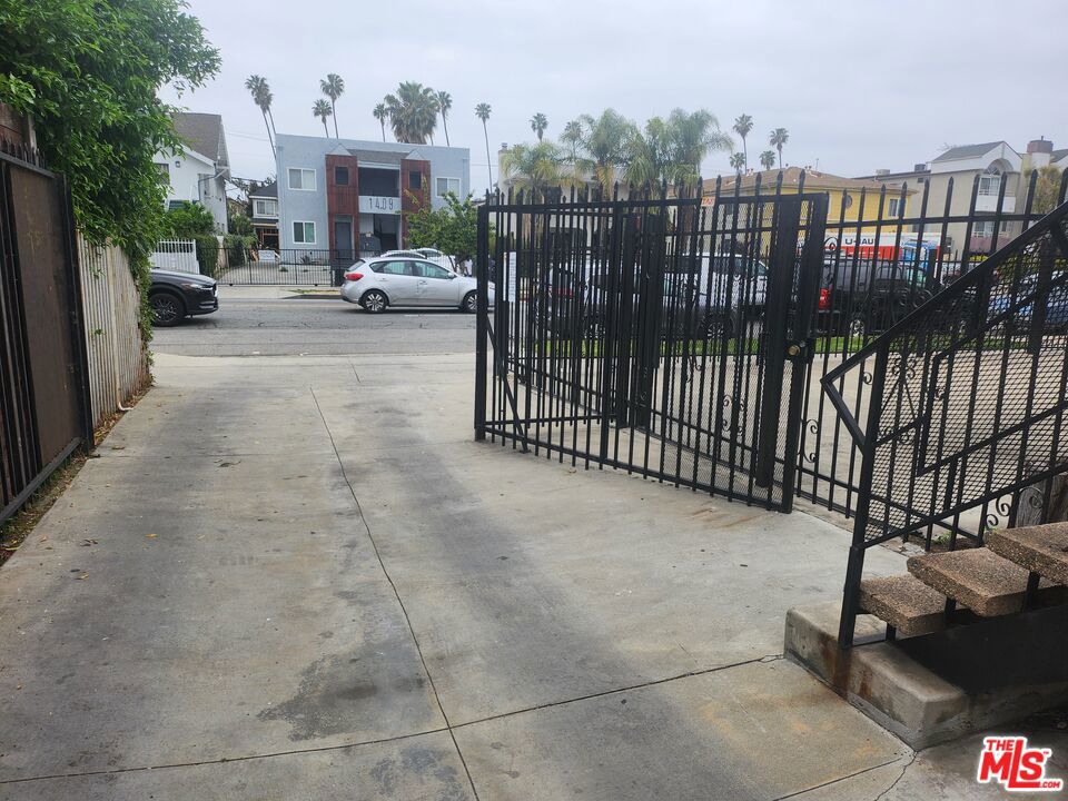 1406 Crenshaw Boulevard