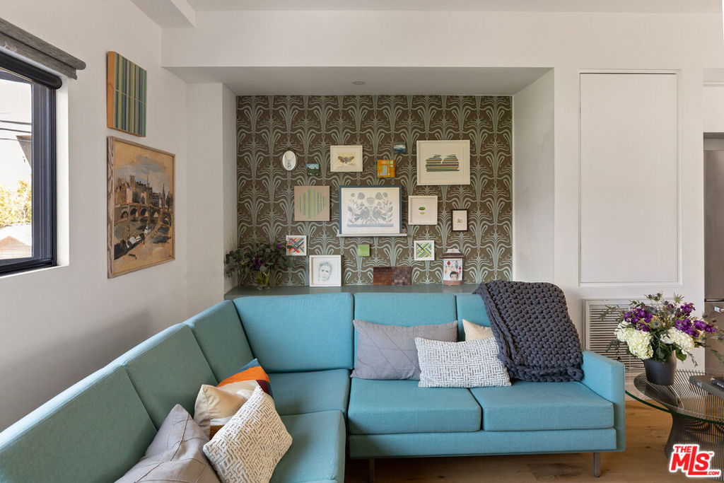 1/2 S Wilton Place