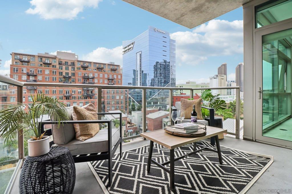 800 The Mark Lane 607