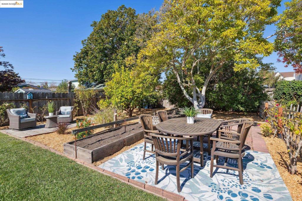 SAN PABLO PARK - Residential