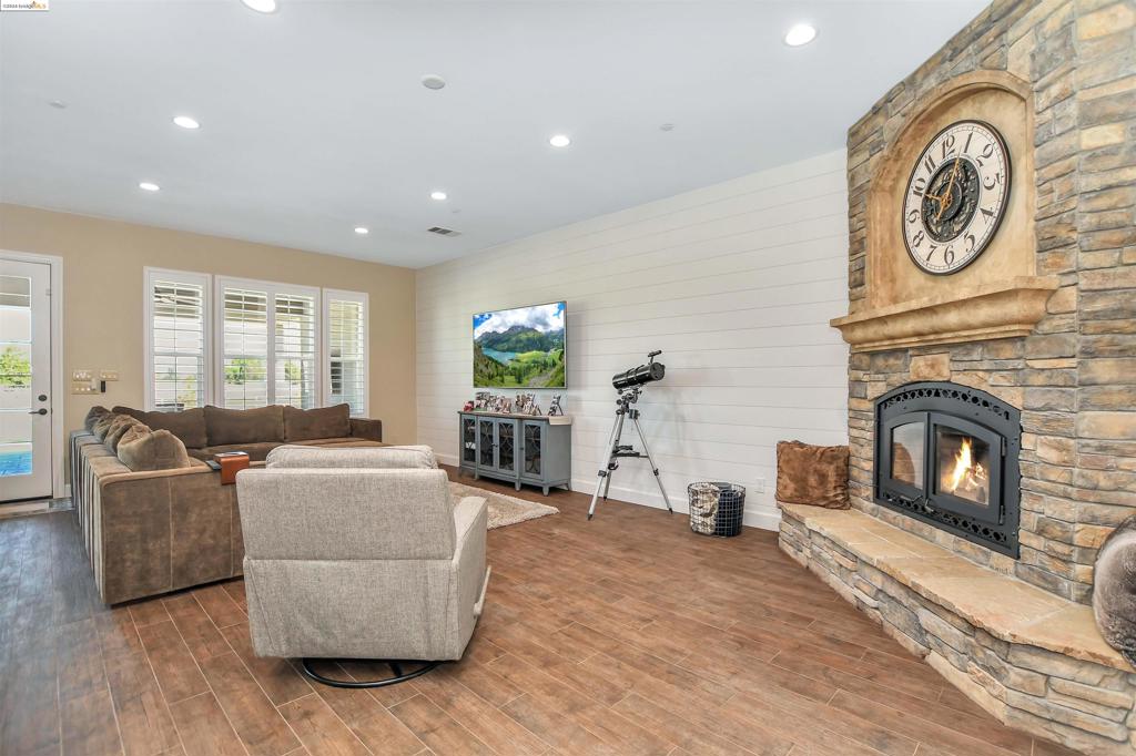 Not Listed - Residential