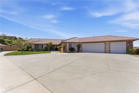 Photo of 20159 Majestic Dr, Apple Valley, CA 92308 (MLS # DW26075496)