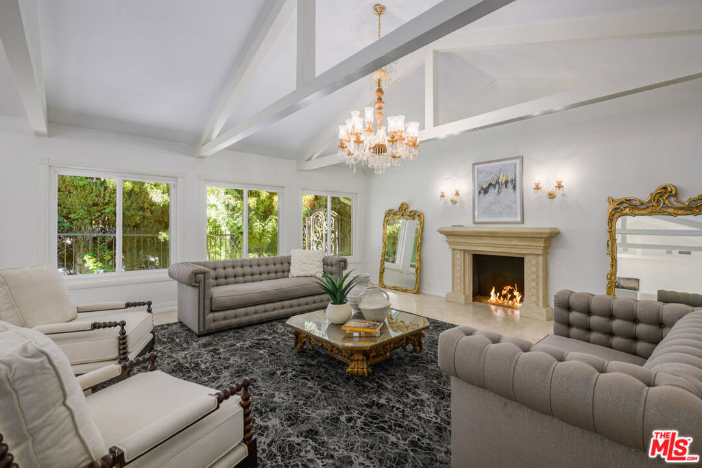 18070 Lake Encino Drive