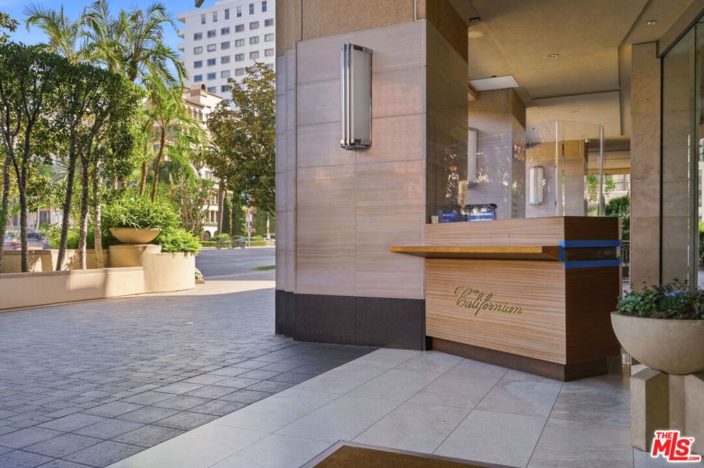 10800 Wilshire Boulevard 403