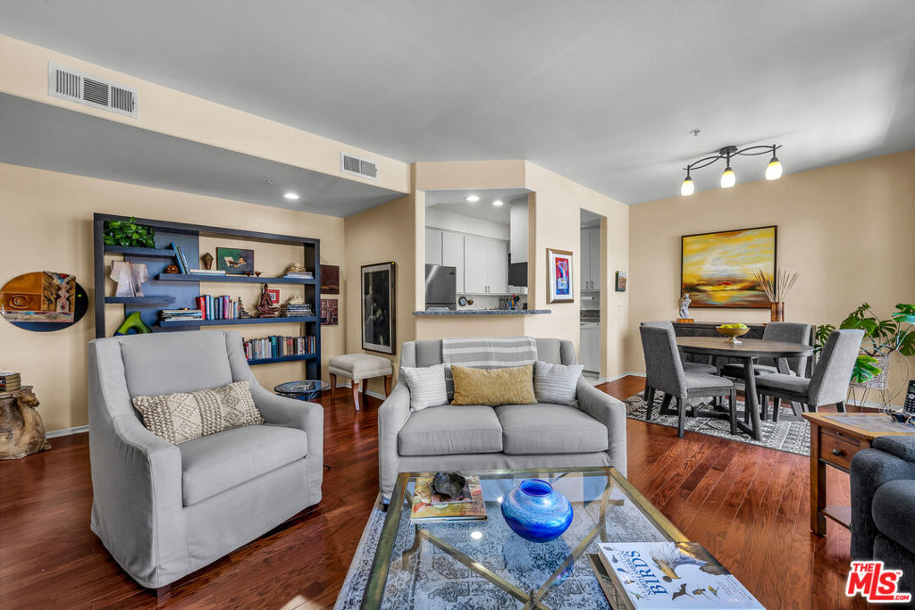 3613 Glendon Avenue 101