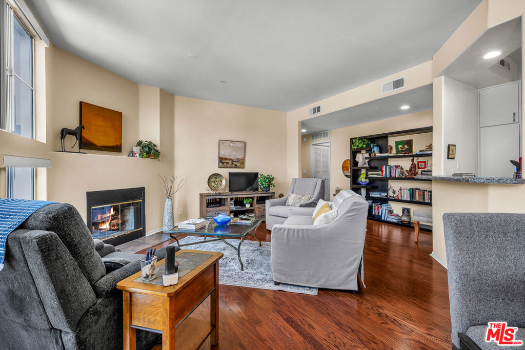3613 Glendon Avenue 101