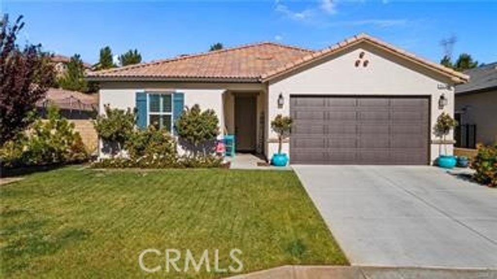 Photo of 19539 Martellus Dr, Saugus, CA 91350 (MLS # SR25252218)
