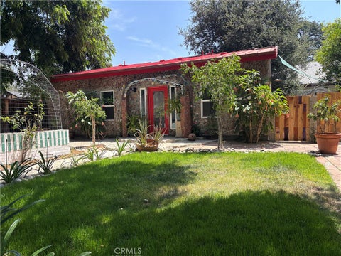Photo of 1802 N Raymond Avenue, Pasadena, CA 91103 (MLS # PF26126095)