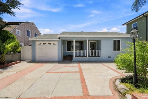 MLS: OC26175812