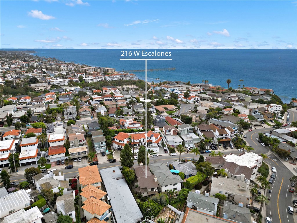 216 W Escalones