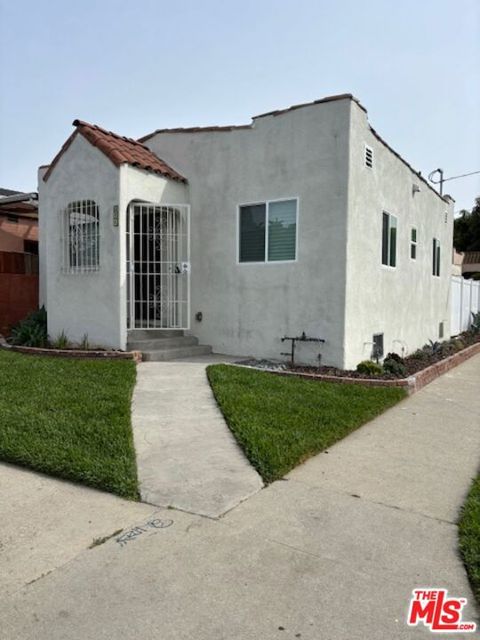 Photo of 800 E 83rd Street, Los Angeles, CA 90001 (MLS # 26671583)