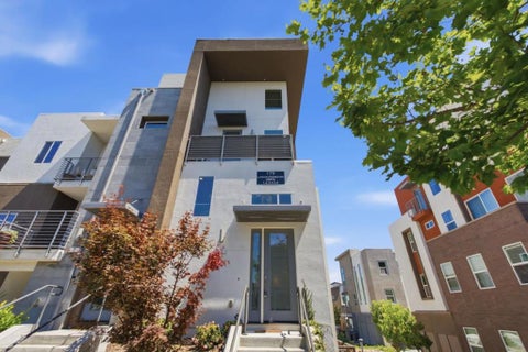 Photo of 179 Llano De Los Robles Avenue #1, San Jose, CA 95136 (MLS # ML82053784)