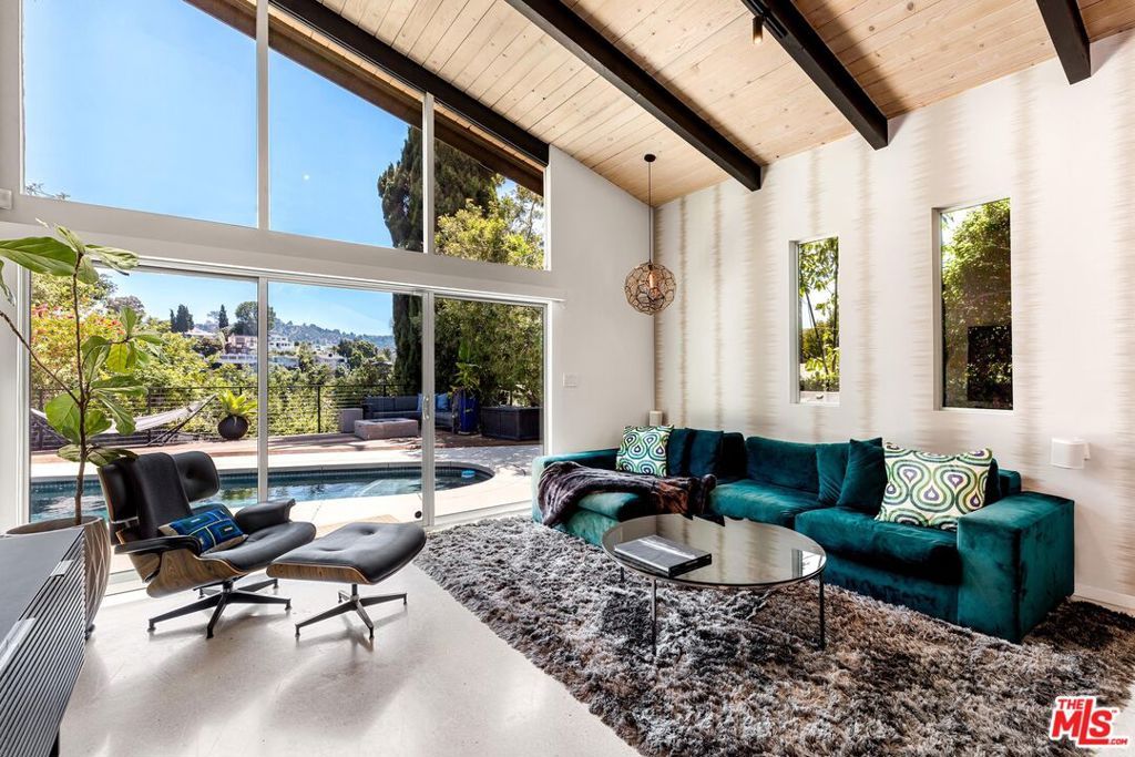 Photo of 3834 Buena Park Drive, Studio City, CA 91604 (MLS # 26636713)