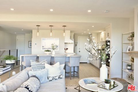 Photo of 23908 De Ville Way #B, Malibu, CA 90265 (MLS # 25616121)