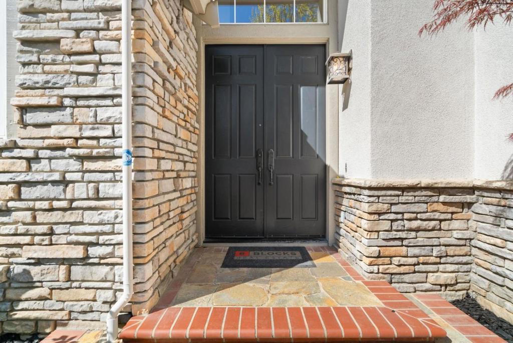 3937 Emerald Isle Lane