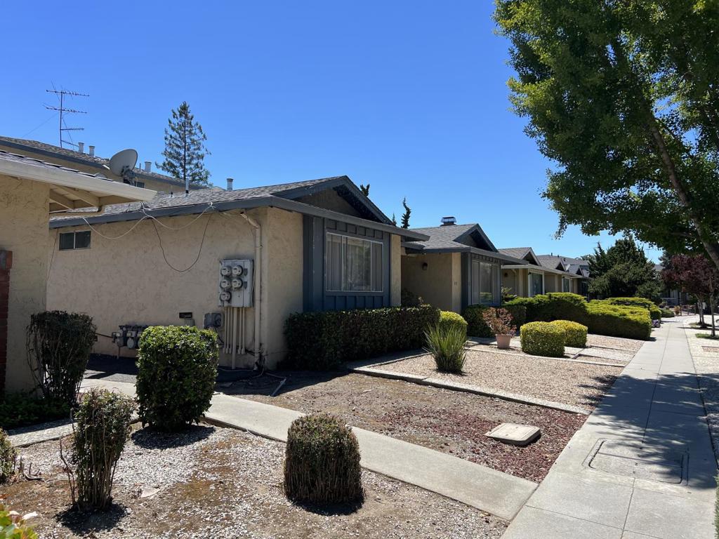635 Bolton Court