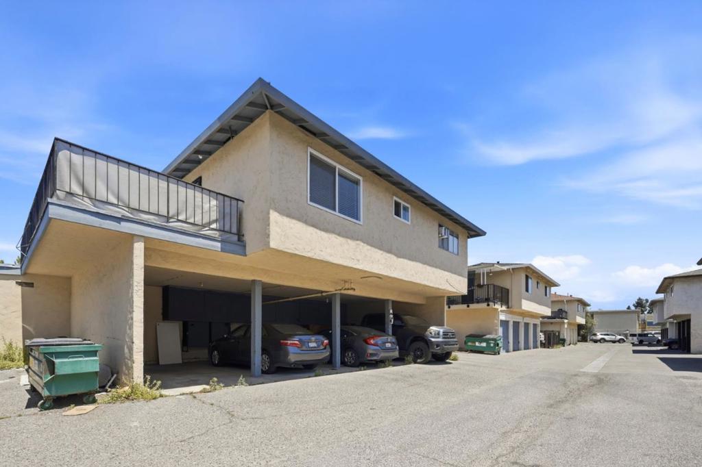 635 Bolton Court