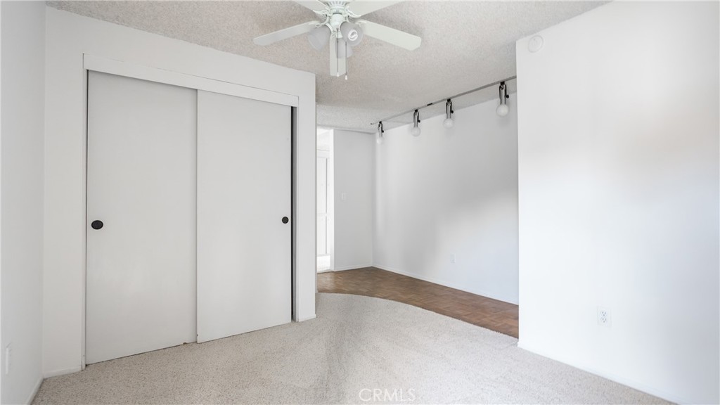 Liberty Canyon (D) (860) - Residential