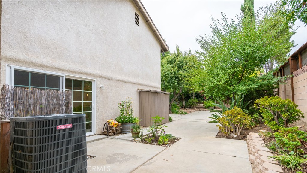 Liberty Canyon (D) (860) - Residential