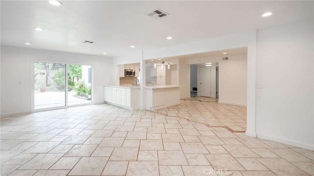 Liberty Canyon (D) (860) - Residential